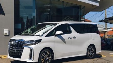 toyota-alphard.jpg